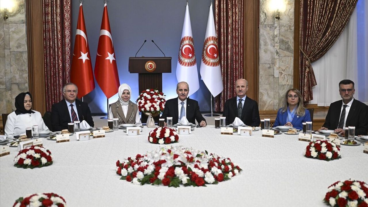 TBMM Başkanı Kurtulmuş, Meclis'te rektörlerle iftarda bir araya geldi: