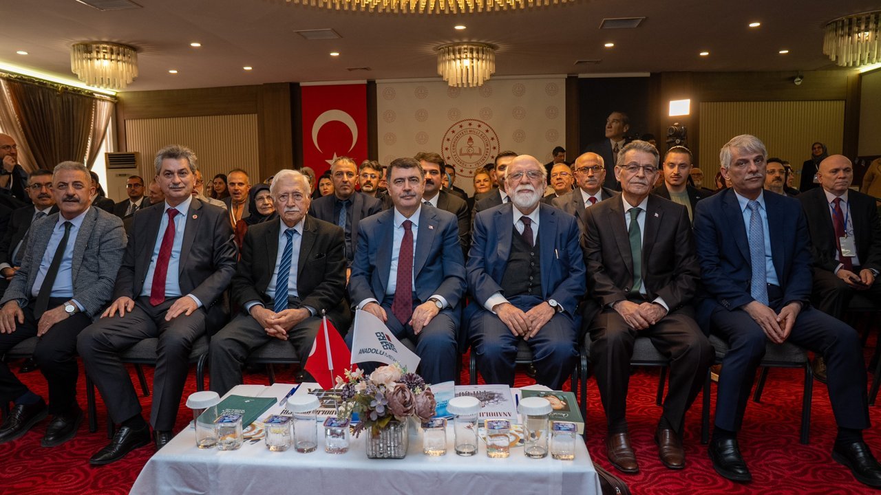 Başkentte düzenlenen Anadolu Mektebi 15. Yıl Çalıştayı başladı