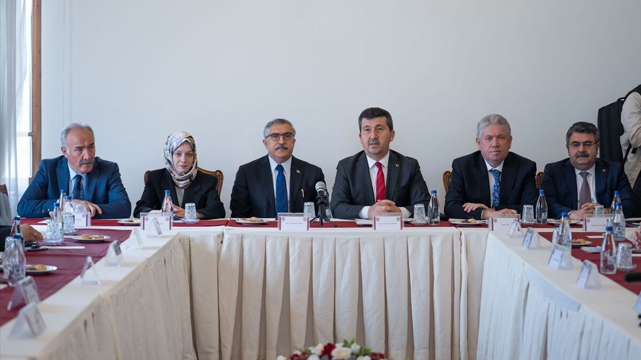 AK Parti Genel Başkan Yardımcısı Yayman, ASBÜ'de düzenlenen çalıştaya katıldı: