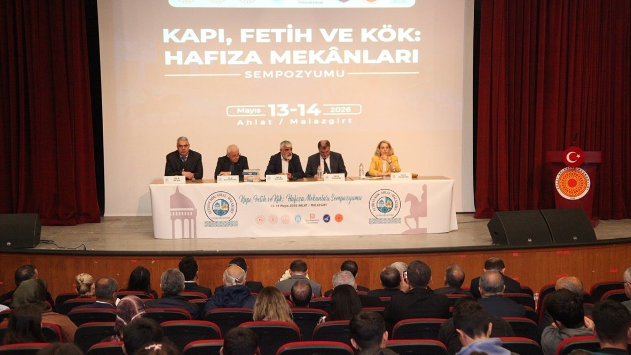 Bitlis'te 'Kapı, Fetih ve Kök: Hafıza Mekanları' sempozyumu yapıldı