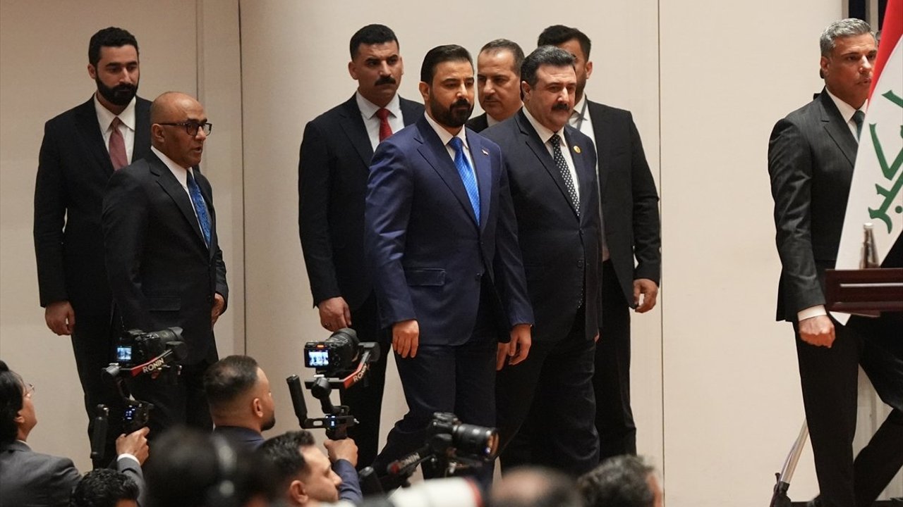 Irak'ta yeni Başbakan Zeydi ve kabinesinin 14 bakanı Meclis'te güvenoyu aldı
