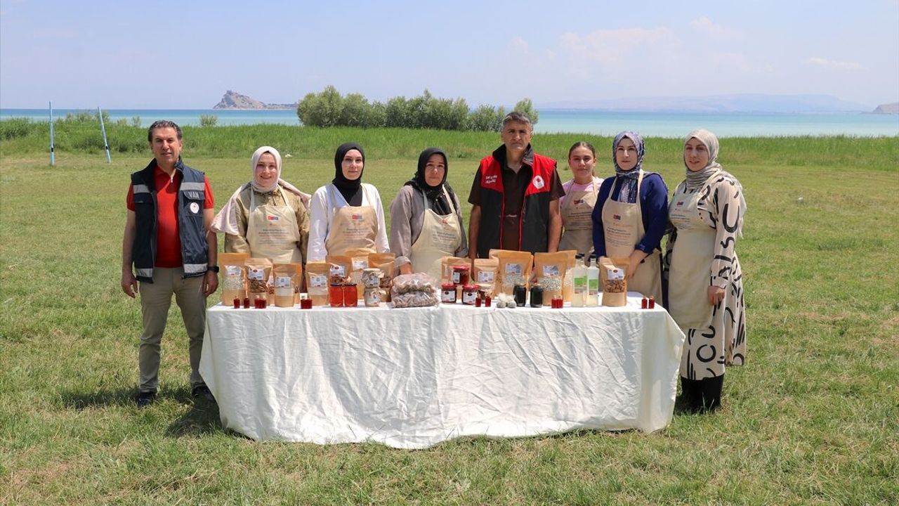 Kooperatif kuran kadınlar 'Ahtamara' markasıyla yöresel ürünleri 3 ülkeye pazarlıyor