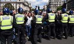 İngiliz polisi protestolara karşı hazırlanıyor