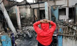Endonezya’da yangın: 17 ölü