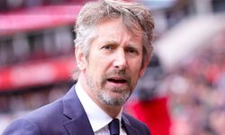 Hollanda futbolunun önemli isimlerinden Edwin van der Sar beyin kanaması geçirdi