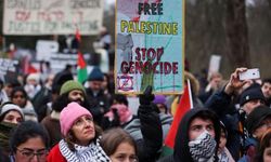 İngiltere'de aktivistlerden "İsrail'in soykırımını destekleyen hükümete vergi vermeyin" çağrısı