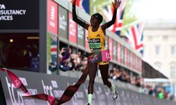 Londra Maratonu: Kenyalı atlet Jepchirchir kadınlar dünya rekorunu kırdı