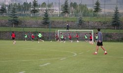 Futbolun ustaları Palandöken'de antrenörlüğe hazırlanıyor