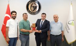 Gaziantep'te yılın ilk Antep fıstığına altın ödülü