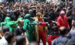 İran'da Aşura Günü törenleri düzenlendi
