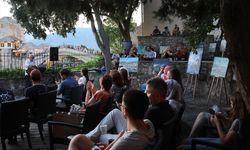 Mostar YEE'de "Mavilik İçinde Dünya" resim sergisi açıldı