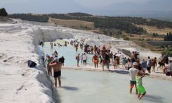 Pamukkale'nin ziyaretçi sayısı yılın ilk yarısında 1 milyona yaklaştı