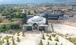 Kartepe Kent Meydanı Camii’nde hummalı çalışma  