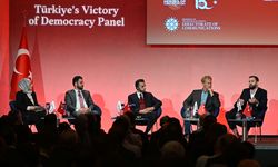 Londra'da "15 Temmuz Türkiye'nin Demokrasi Zaferi" başlıklı panel düzenlendi