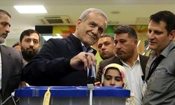 Cumhurbaşkanlığı seçiminin ikinci turunda reformcu Pezeşkiyan ile muhafazakar Celili yarışıyor