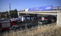 Ankara'da yolcu otobüsünün köprü ayağına çarptığı kazada çok sayıda kişi yaralandı