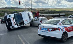 Arnavutköy'de ambulansın da karıştığı zincirleme kazada 4 kişi yaralandı