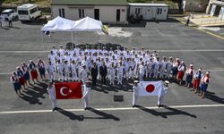 Japonya Deniz Öz Savunma Kuvvetleri eğitim gemileri İstanbul Sarayburnu Limanı'na demirledi