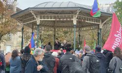 Yeni Kaledonya'nın 171 yıldır Fransız sömürgesi altında olması Paris'te protesto edildi