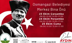 Osmangazi Belediyesi Ata Posteri dağıtıyor