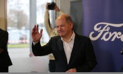 Almanya Başbakanı Scholz, Köln'deki Ford fabrikasını ziyaret etti