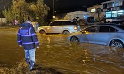 GÜNCELLEME - Bodrum'da kuvvetli sağanak nedeniyle evleri su bastı