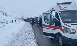 GÜNCELLEME - Erzincan'da yolcu otobüsü şarampole devrildi