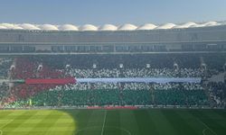 Bursaspor taraftarlarından Filistin koreografisi