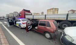 Kayseri'de zincirleme trafik kazasında 2 kişi yaralandı