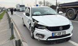 Kocaeli'de iki otomobilin karıştığı kazada 3 kişi yaralandı