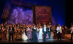 Opera tarihinin en kalabalık eserlerinden "La Traviata", farklı bir yorumla seyirci karşısına çıkıyor