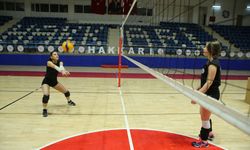 Hakkari'nin kadın voleybolcuları 1. Lig'e odaklandı