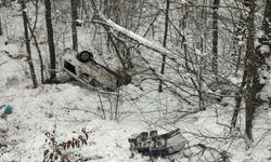 Karabük'te şarampole devrilen otomobildeki 5 kişi yaralandı