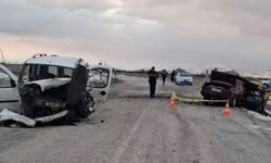 Konya'da zincirleme trafik kazasında 2 kişi öldü, 1 kişi yaralandı