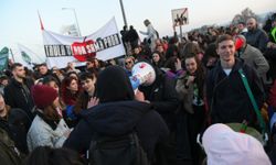 Sırbistan'da tren istasyonundaki ölümlü kazayı protesto eden öğrenciler, Novi Sad'a ulaştı