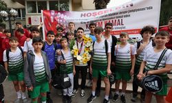 Avrupa şampiyonu milli güreşçi Kerem Kamal’a Manisa’da coşkulu karşılama