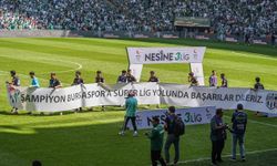 Bursaspor, şampiyonluk kupasını 45 bin taraftarın izlediği maçta aldı