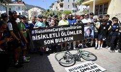 Fethiye'de bisiklet tutkunları trafik kazasında yaşamını yitiren arkadaşları için pedal çevirdi