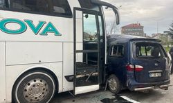 Isparta'da yolcu otobüsüyle hafif ticari aracın çarpıştığı kazada 1 kişi öldü