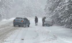 Kar yağışı Karabük-Bartın kara yolunda ulaşımı aksattı