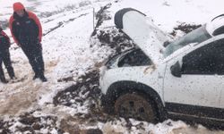 Muş'ta araçları çamura saplanan 4 doğasever ekiplerce kurtarıldı
