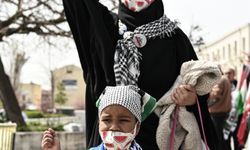 Üniversite öğrencilerinden Beyazıt Meydanı'nda Gazze'ye destek eylemi