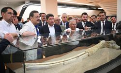 Adalet Bakanı Tunç, Kayseri'de çeşitli ziyaretlerde bulundu