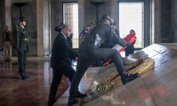 İçişleri Bakan Yardımcısı Aktaş ve beraberindeki jandarma heyeti Anıtkabir'i ziyaret etti