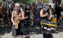 İngiltere'de on binlerce kişi Filistin'e destek için yürüdü
