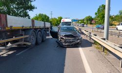 Sakarya'da 5 aracın karıştığı kazada 3 kişi yaralandı