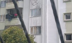 Adana'da halatı kopan iskelede asılı kalan işçiyi itfaiye ekipleri kurtardı