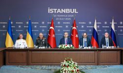 İSTANBUL BARIŞ MÜZAKERELERİ - Türkiye'nin ara buluculuğundaki Türkiye-Rusya-Ukrayna Üçlü Toplantısı İstanbul'da başladı