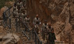 Terör örgütü PKK'dan bir grup silahlarını imha etti