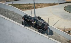 Jandarmanın zırhlı araç sürücüleri önce simülasyonda sonra parkurda eğitiliyor